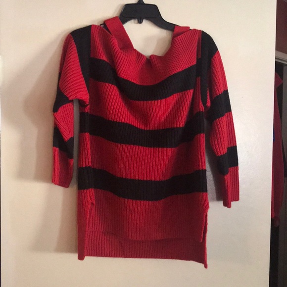 Red and black SOHO cold shoulder sweater - Picture 2 of 3